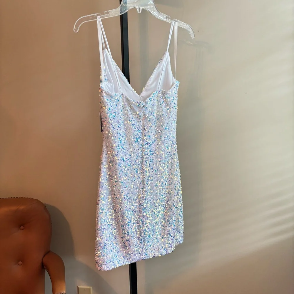 Hoco Kathy Iridescent Sequin Mini
Dress Size S‎ - Picture 7 of 10